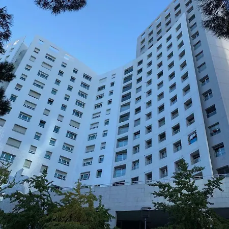 Gare Oriente Modern T2 Apt With 180 River View Appartement Lissabon